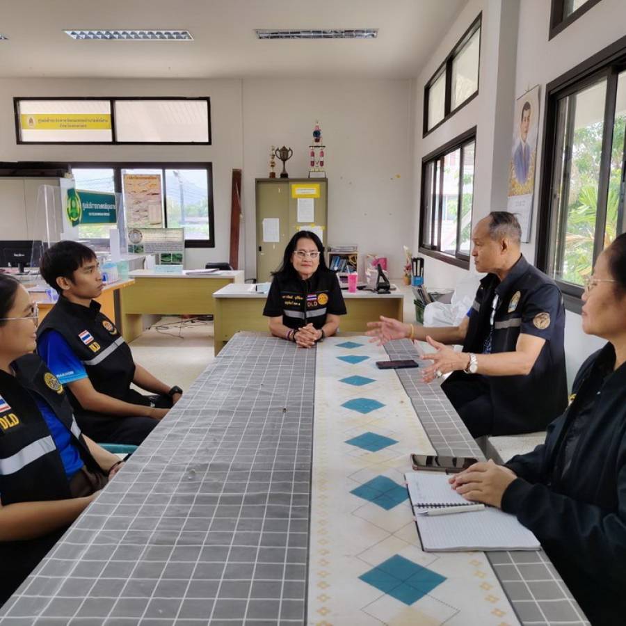 ตรวจติดตามผลการปฏิบัติงานตามนโยบายของกรมปศุสัตว์ในพื้นที่อำเภอพังโคน จังหวัดสกลนคร