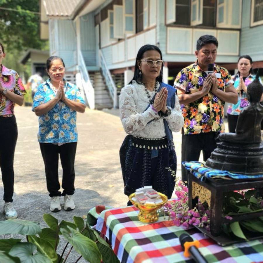 สำนักงานปศุสัตว์เขต 4 จัดกิจกรรมงานพิธีรดน้ำขอพร เนื่องในวันประเพณีสงกรานต์ ประจำปี 2569