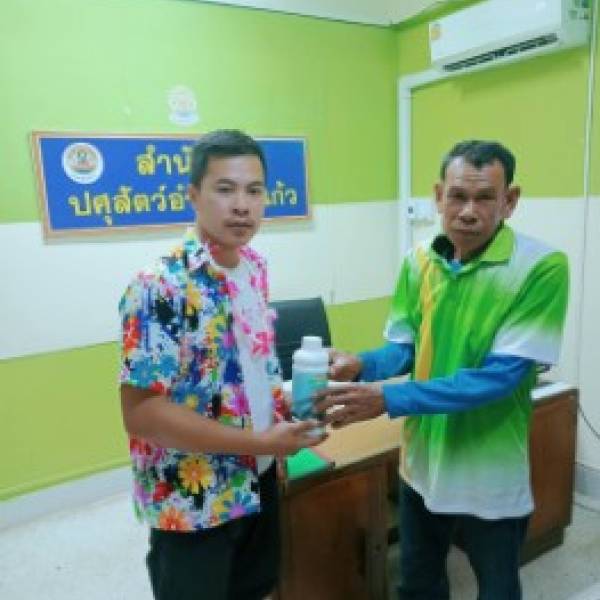 ปศุสัตว์อำเภอกู่แก้ว ให้บริการลงทะเบียนปรับปรุงข้อมูล เกษตรกรผู้เลี้ยงสัตว์ในพื้นที่ พร้อมทั้งแนะนำให้ความรู้ด้านการจัดการสุขภาพสัตว์ การรักษาสัตว์เบื้องต้น