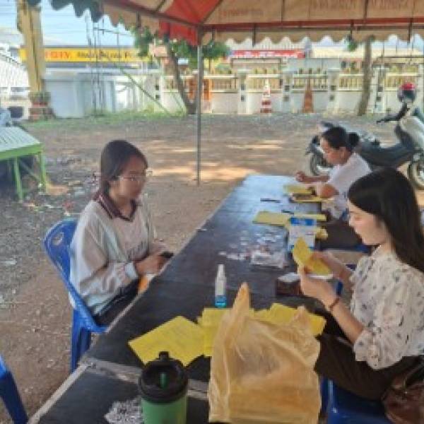 ปศุสัตว์อำเภอน้ำโสม ร่วมกับเทศบาลตำบลนางัว ออกพื้นที่รณรงค์ฉีดวัคซีนป้องกันโรคพิษสุนัขบ้าในสุนัขและแมว 