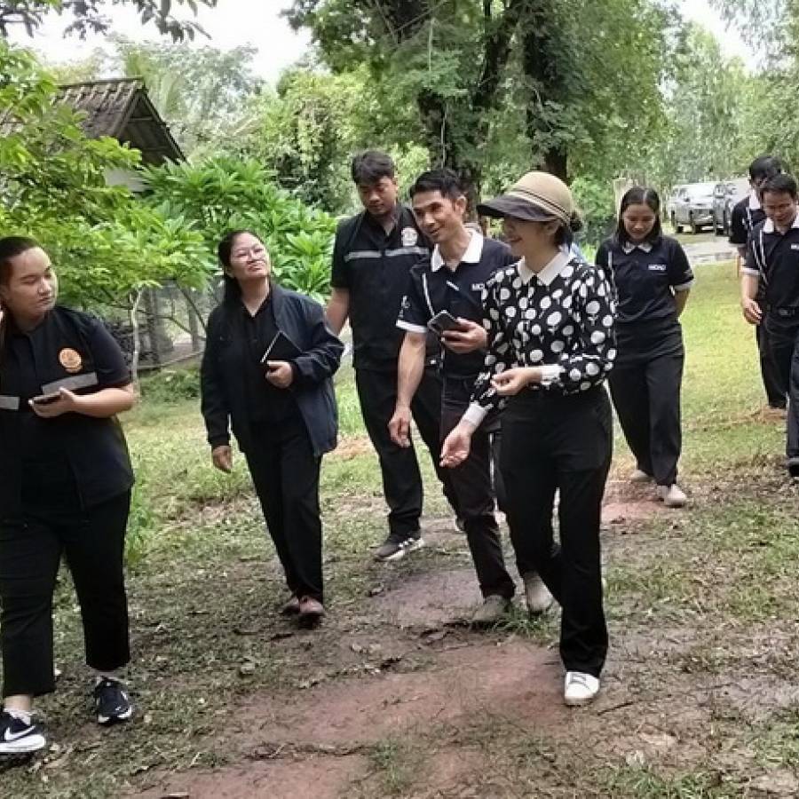 ติดตามความก้าวหน้าการดำเนินโครงการฟาร์มตัวอย่างอันเนื่องมาจากพระราชดำริ