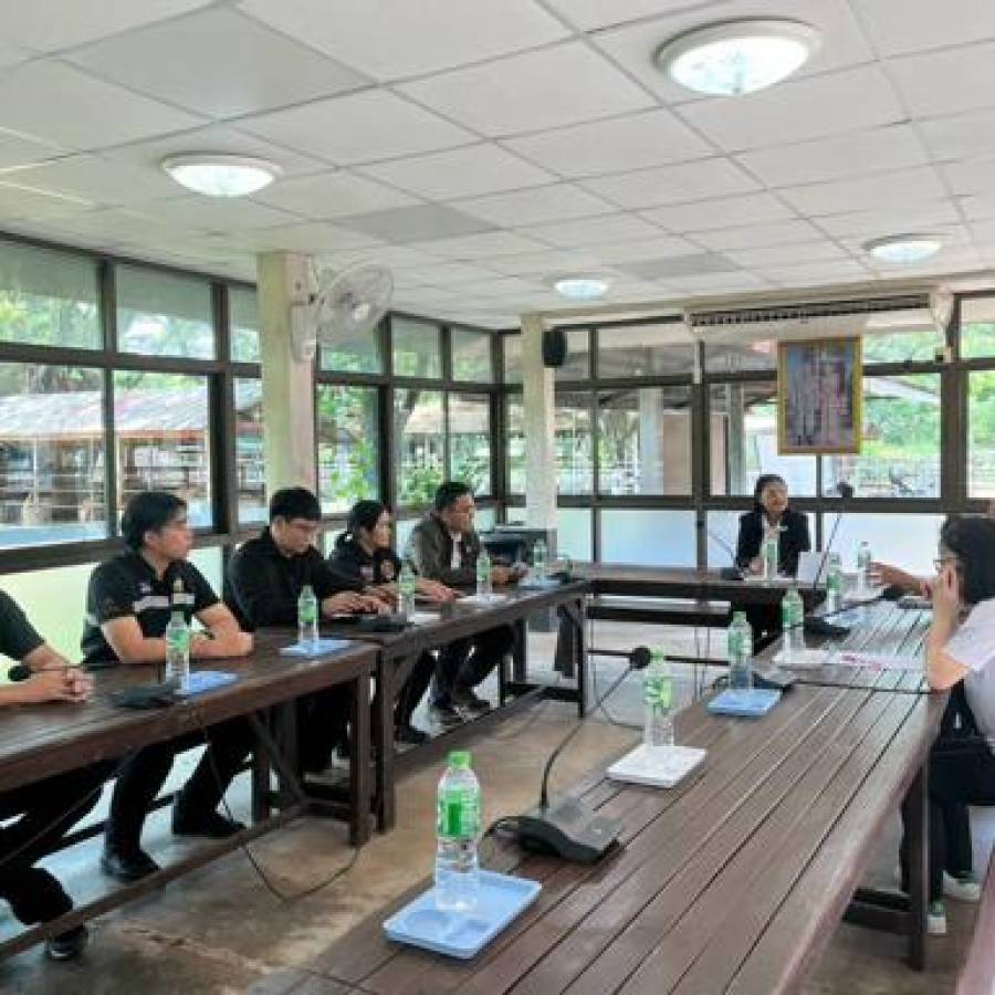 ปศุสัตว์เขต 4 ตรวจติดตามความก้าวหน้าการดำเนินงานโครงการตามนโยบายกระทรวงเกษตรและสหกรณ์ และงานตามนโยบายกรมปศุสัตว์และตรวจเยี่ยมเกษตรกรผู้เลี้ยงโคในพื้นที่จังหวัดสกลนคร