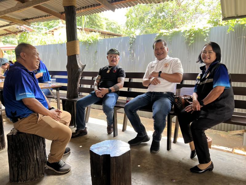 S 17645853 0 800x600